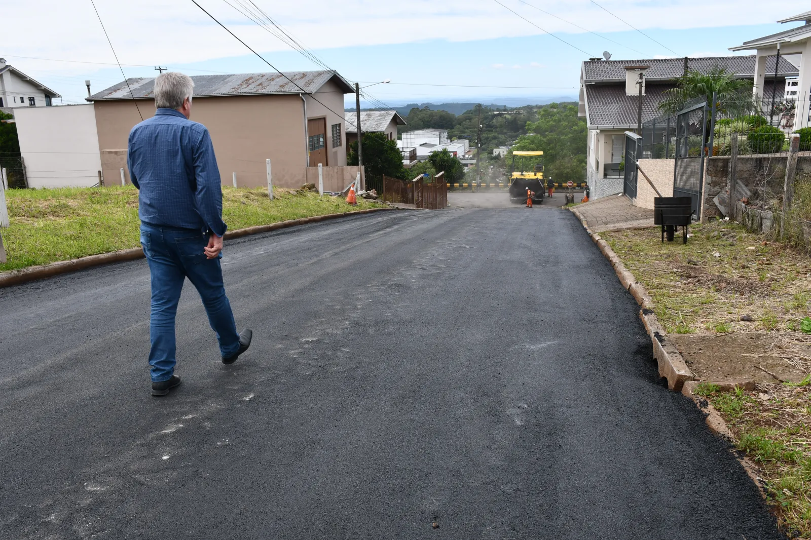 Duas ruas do centro j receberam asfalto 