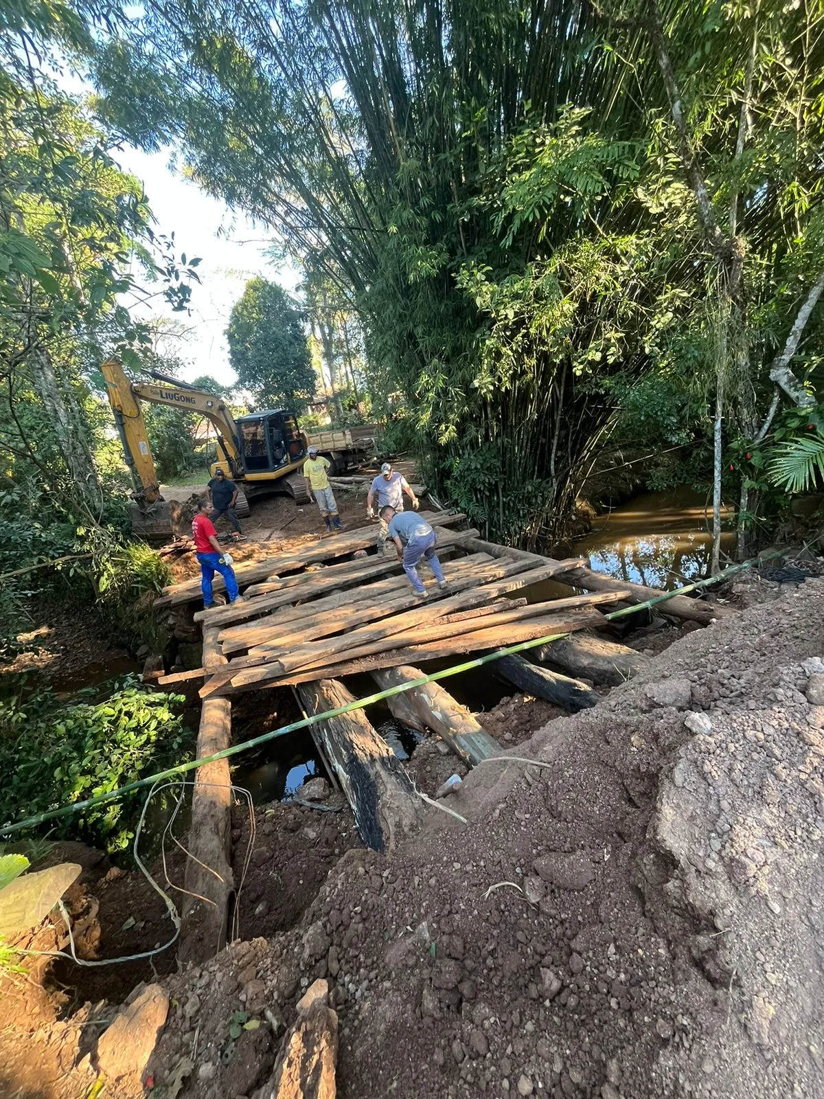 Prefeitura realiza obras em pontes danificadas pela chuva na rea rural